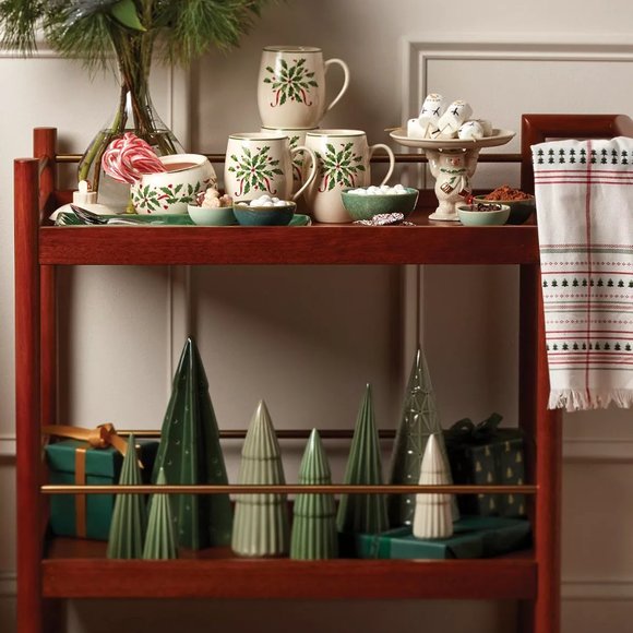 new Boxed Set of 2 Lenox Christmas Holiday Holly Leaves 5-inch Cocoa Mugs #B - Picture 6 of 9